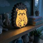 Süni formájú gyerek éjjeli lámpa led világítással segít az elalvásban